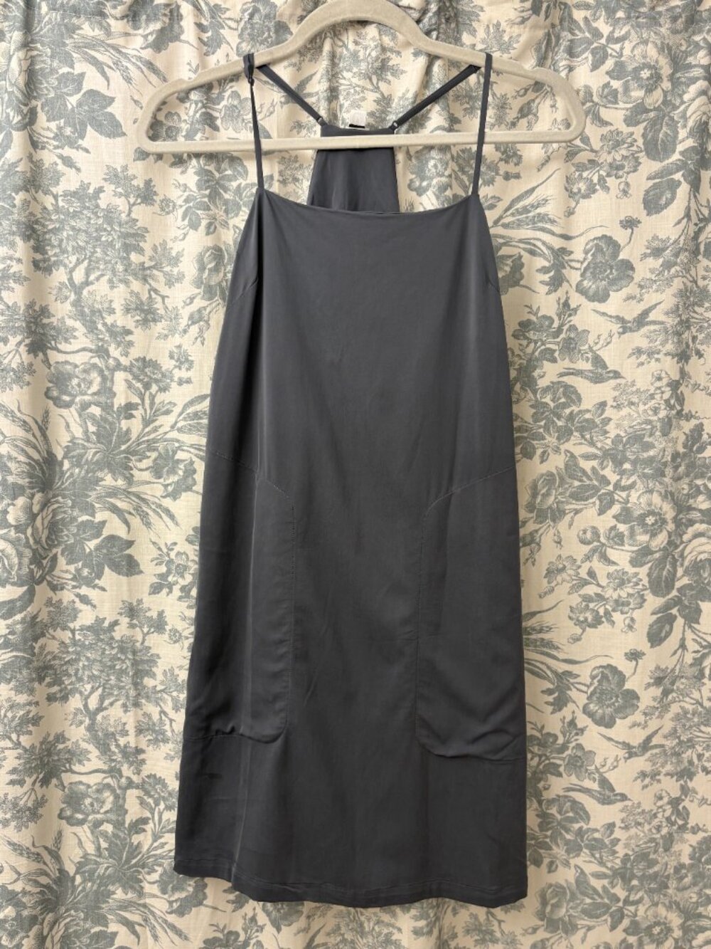 Lululemon Lab Adjustable Grey Thin Strap Dress size 6